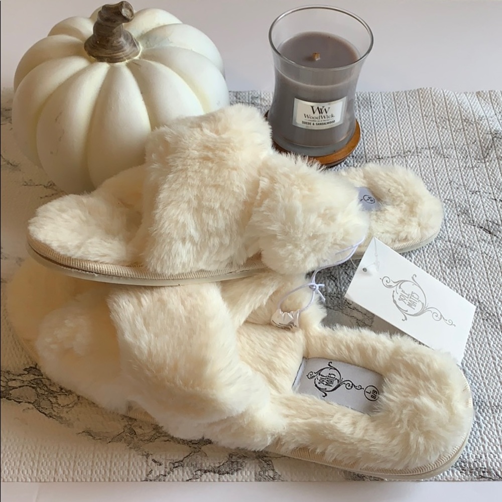 Cross Strap Faux Fur slippers